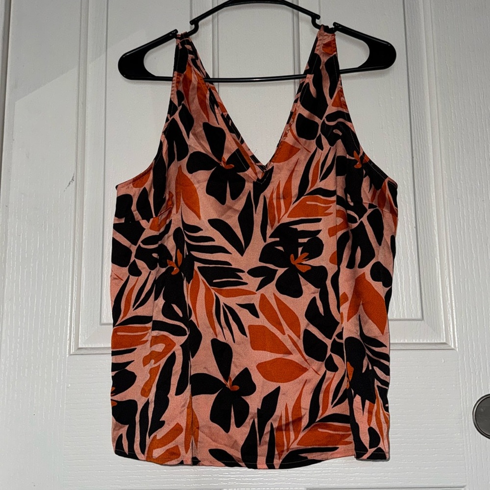 Large old navy print tank top!